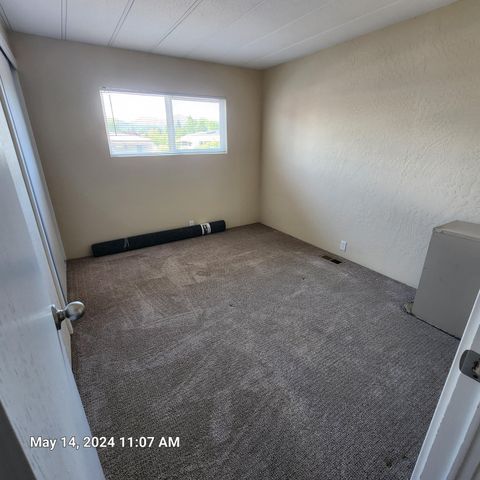 Mobile Home in Grants Pass OR 882 Roguelea Lane 33.jpg