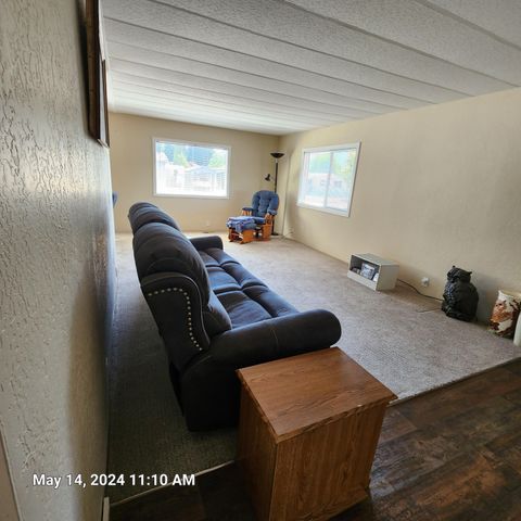 Mobile Home in Grants Pass OR 882 Roguelea Lane 15.jpg