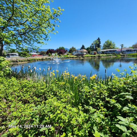 Mobile Home in Grants Pass OR 882 Roguelea Lane 21.jpg