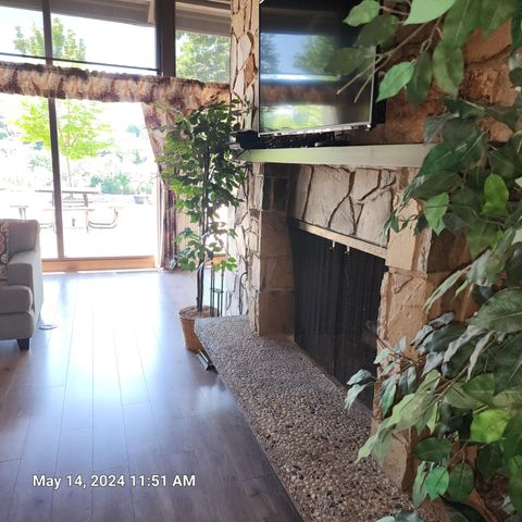 Mobile Home in Grants Pass OR 882 Roguelea Lane 29.jpg