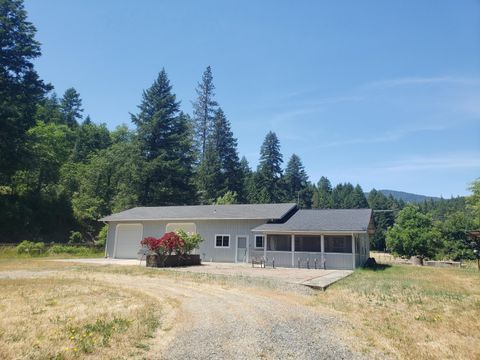 Single Family Residence in Wilderville OR 900 Slate Creek Road.jpg