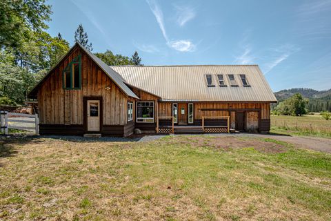 Single Family Residence in Butte Falls OR 14020 Geppert Road.jpg