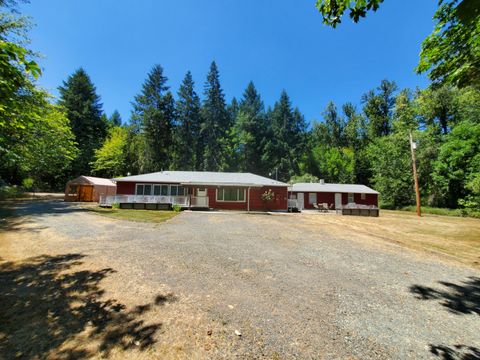 Single Family Residence in Glendale OR 753 Albert Avenue.jpg