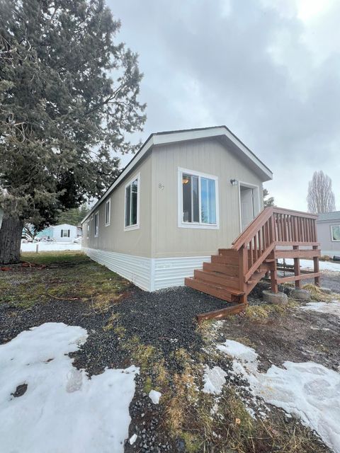 Mobile Home in Klamath Falls OR 4000 Round Lake Road #SPC 87.jpg