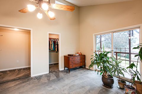 Single Family Residence in Gold Hill OR 1121 Sardine Creek Road 10.jpg