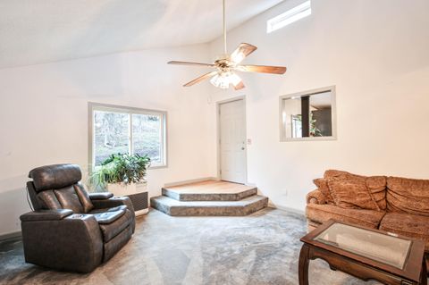 Single Family Residence in Gold Hill OR 1121 Sardine Creek Road 2.jpg