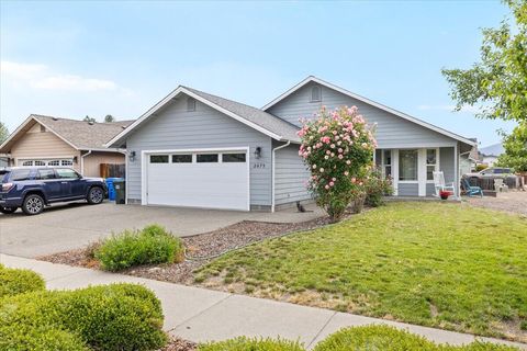Single Family Residence in Grants Pass OR 2675 Esther Lane.jpg