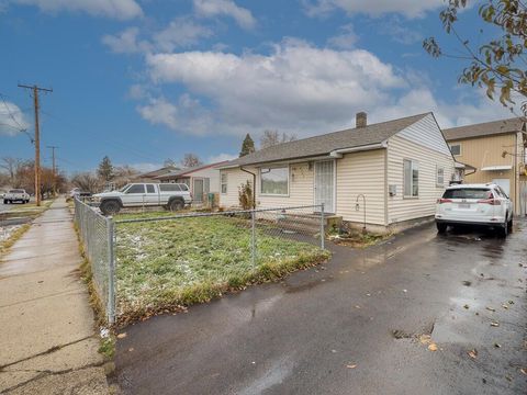 Multi Family in Klamath Falls OR 2545 Darrow Avenue.jpg