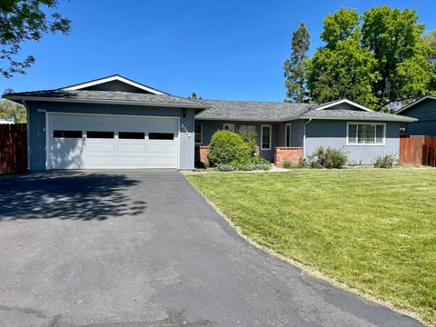 Single Family Residence in Klamath Falls OR 3512 Coronado Way.jpg