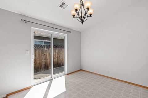 Single Family Residence in Grants Pass OR 1781 SE Brookhurst Way 4.jpg