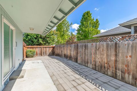 Single Family Residence in Grants Pass OR 1781 SE Brookhurst Way 19.jpg
