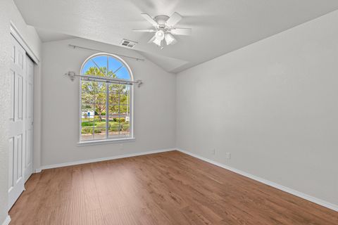 Single Family Residence in Grants Pass OR 1781 SE Brookhurst Way 12.jpg