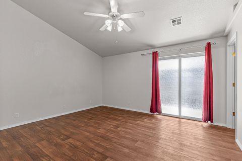 Single Family Residence in Grants Pass OR 1781 SE Brookhurst Way 13.jpg