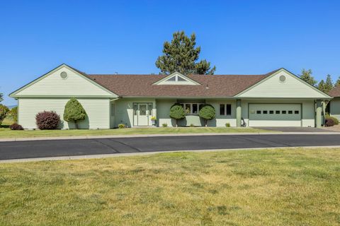 Condominium in Klamath Falls OR 3414 Shield Crest Dr. Drive.jpg