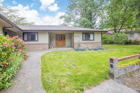 Single Family Residence in Grants Pass OR 3840 Almar Road.jpg