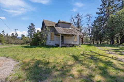 Single Family Residence in Cave Junction OR 33105 Redwood Highway.jpg