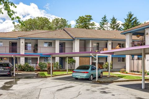 Condominium in Rogue River OR 815 Pine Street ##2.jpg