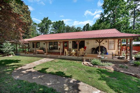 Cabin in Seneca SC 197 Jubie Lane.jpg