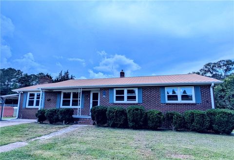Single Family Residence in Central SC 125 Chastain Road.jpg