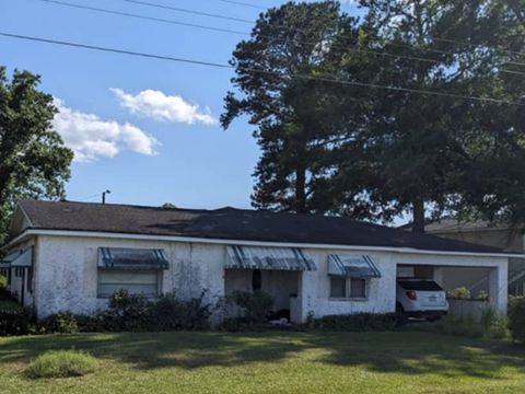 Single Family Residence in Darlington SC 1013 Williams Drive.jpg