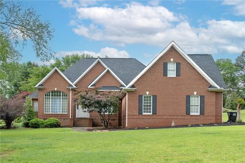 Single Family Residence in Anderson SC 110 Raspberry Lane.jpg