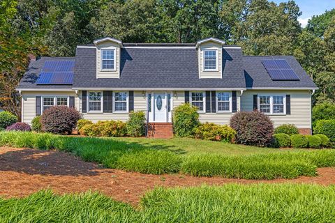 Single Family Residence in Easley SC 1117 Briarwood Drive.jpg