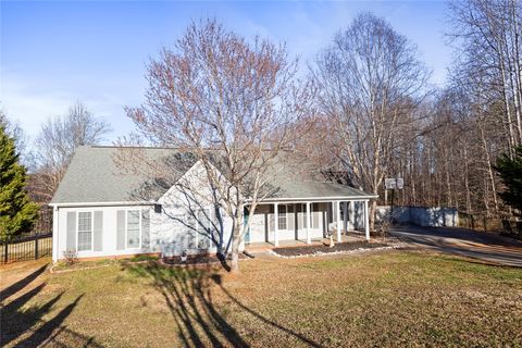 Single Family Residence in West Union SC 640 Revolutionary Drive.jpg