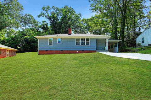 Single Family Residence in Spartanburg SC 516 Pennwood Drive.jpg