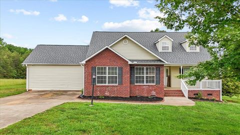 Single Family Residence in Gaffney SC 149 Brook Stone Lane.jpg