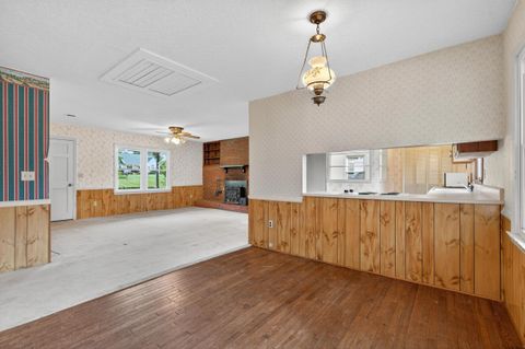 Single Family Residence in Campobello SC 225 Scenic Avenue 5.jpg