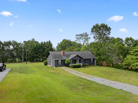 Single Family Residence in Campobello SC 225 Scenic Avenue 29.jpg
