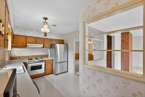 Single Family Residence in Campobello SC 225 Scenic Avenue 8.jpg