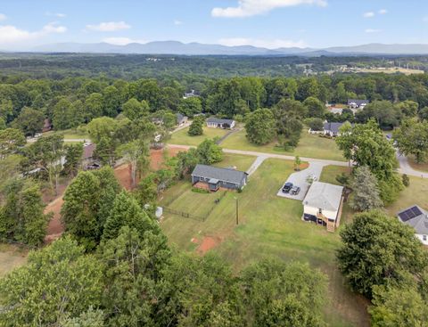 Single Family Residence in Campobello SC 225 Scenic Avenue 31.jpg