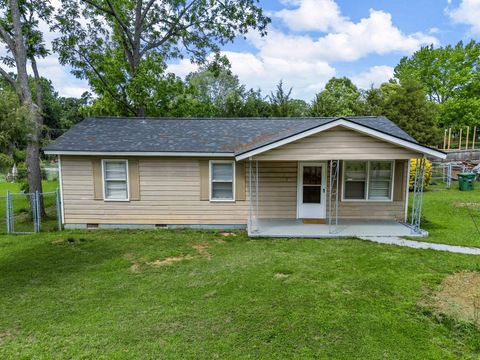 Single Family Residence in Cowpens SC 112 Allison Street.jpg