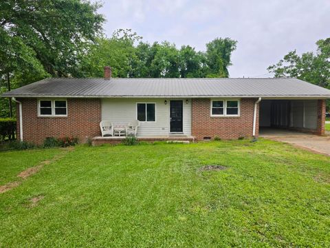 Single Family Residence in Spartanburg SC 100 Tucker Road.jpg
