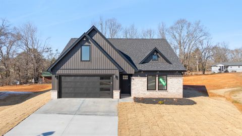 Single Family Residence in Chesnee SC 2034 Meadow Glen Court.jpg