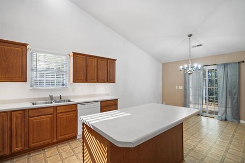 Single Family Residence in Spartanburg SC 183 Stockbridge Drive Dr 10.jpg