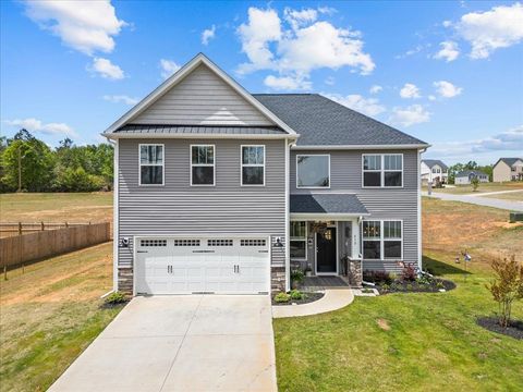 Single Family Residence in Cowpens SC 610 Circinae Road.jpg