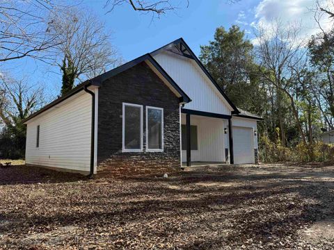 Single Family Residence in Spartanburg SC 433 Eloise Dr. Dr 2.jpg