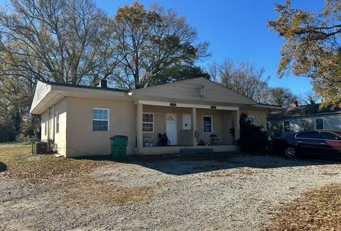 Single Family Residence in Spartanburg SC 300 W Wood Street St.jpg