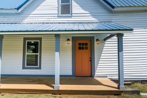 Single Family Residence in Campobello SC 114 Montgomery Street 39.jpg