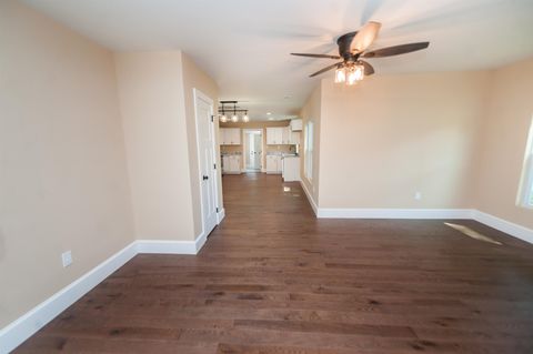 Single Family Residence in Campobello SC 114 Montgomery Street 16.jpg