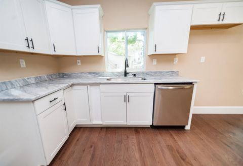 Single Family Residence in Campobello SC 114 Montgomery Street 7.jpg