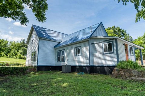Single Family Residence in Campobello SC 114 Montgomery Street 6.jpg