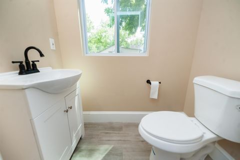 Single Family Residence in Campobello SC 114 Montgomery Street 23.jpg