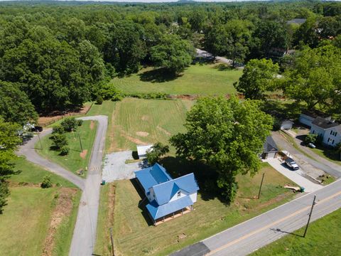 Single Family Residence in Campobello SC 114 Montgomery Street 44.jpg