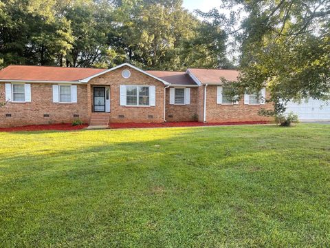 Single Family Residence in Boiling Springs SC 405 Quail Ridge Circle.jpg