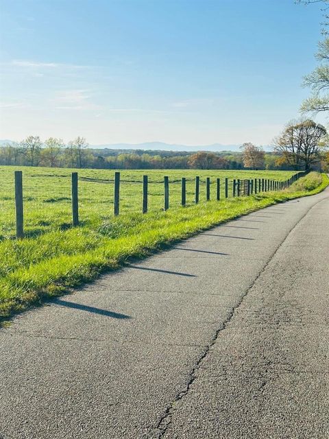 Unimproved Land in Gaffney SC Carolina Ridge Lot 10.jpg