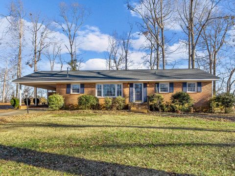 Single Family Residence in Spartanburg SC 155 Lynn Road.jpg