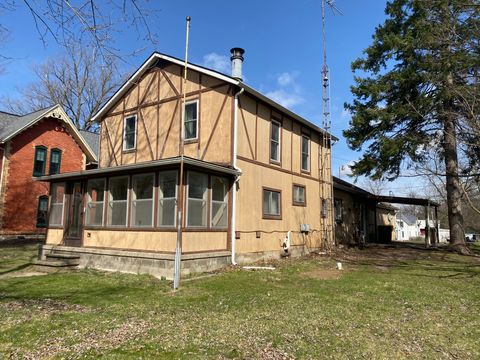 Single Family Residence in Vernon Shiawassee MI 207 E MAIN Street.jpg